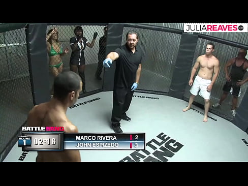❤️ Ultimate Fighter akimtosa msichana nambari baada ya pigano ulingoni ❤ ❌
